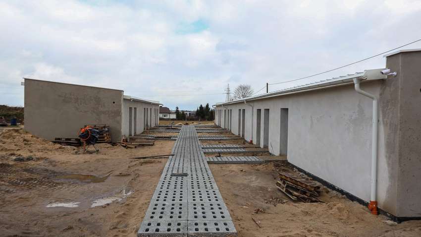 У Польщі біженців з України переселили до ізоляторів для хворих на коронавірус У Польщі біженців з України переселили до ізоляторів для хворих на коронавірус