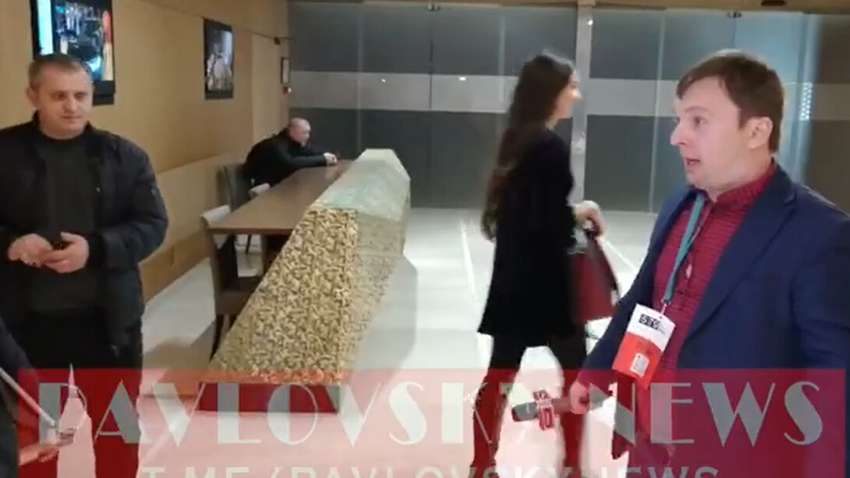 «Ви що, ох**ли!? Кінечні тварі»: охорона Гончарука напала на журналіста