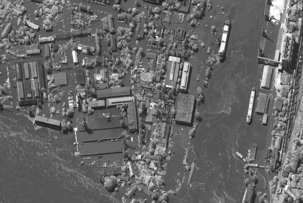 З’явились супутникові знімки до та після підриву Каховської ГЕС (ФОТО) - фото 5