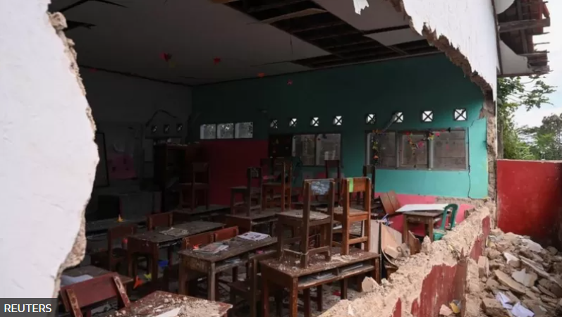 Сотні загиблих та тисячі постраждалих: в Індонезії стався страшний землетрус (ФОТО, ВІДЕО) - фото 3