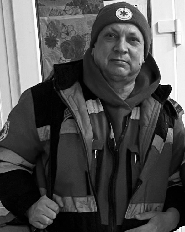 У Києві росіяни вбили медика: чоловік рятував людей після ударів - фото 2