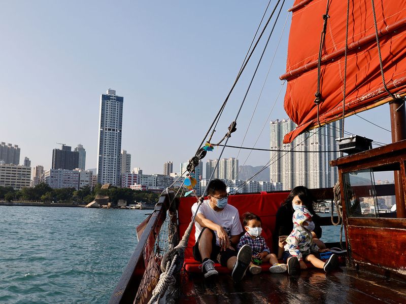 В Китаї переробили старий човен в туристичний об'єкт (фото) - фото 5