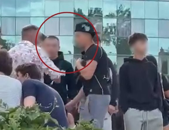 Во Вроцлаве банда из 10 человек жестоко избила 19-летнего юношу из-за украинского языка - фото 2 Во Вроцлаве банда из 10 человек жестоко избила 19-летнего юношу из-за украинского языка - фото 2