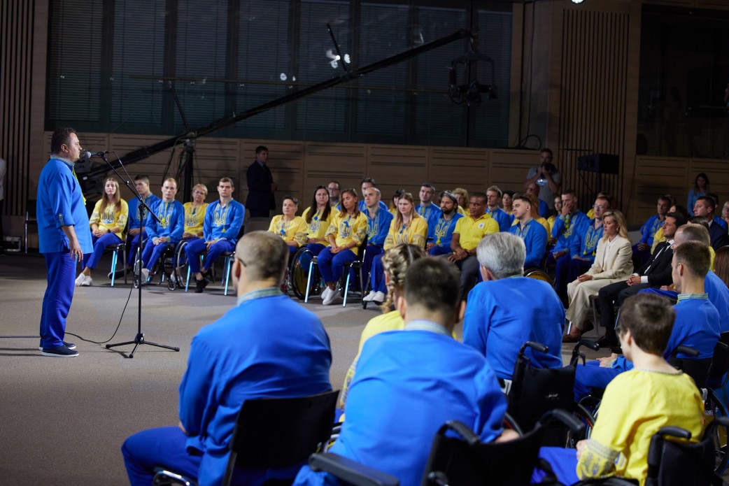 Всі ви – уже чемпіони: як президент провів українських паралімпійців до Токіо - фото 4