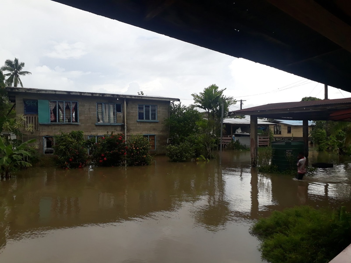 На Фіджі обрушився потужний циклон: повені вбивають людей та руйнують міста (ФОТО) - фото 3