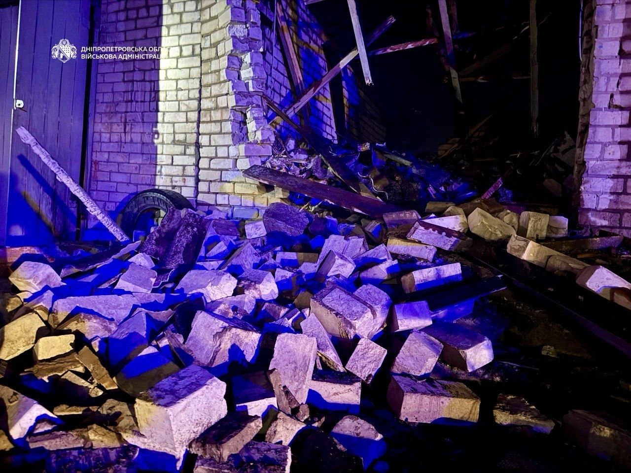 Взрывы в Днепре: город под массированным ударом, есть сообщения о попадании в гражданские объекты - фото 2