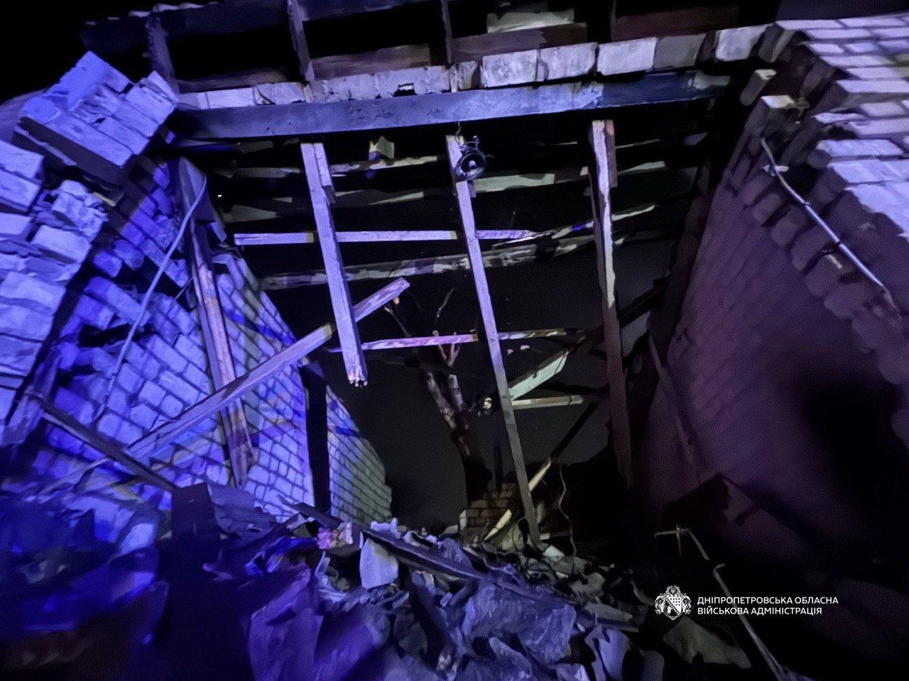 Взрывы в Днепре: город под массированным ударом, есть сообщения о попадании в гражданские объекты - фото 2