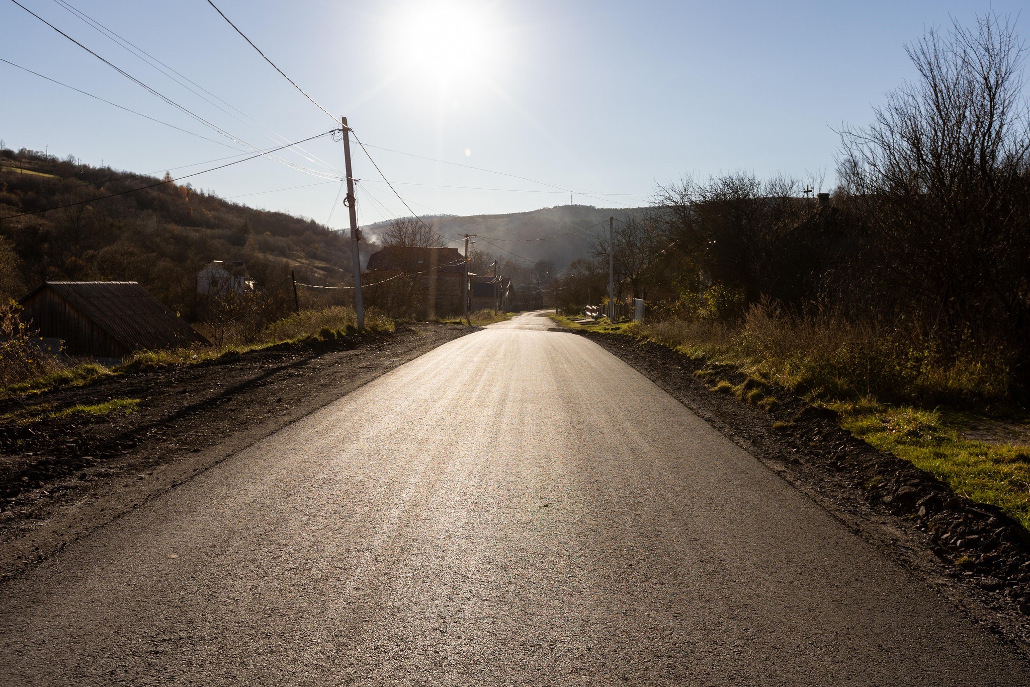 Первое обновление за 20 лет: на Закарпатье отремонтировали ключевой путь благодаря ветроэнергетическому проекту  - фото 2