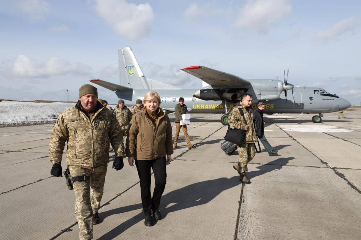 Привезли дроны украинским военным: в Донбасс прибыли нардепы от «Слуги народа» и чиновники