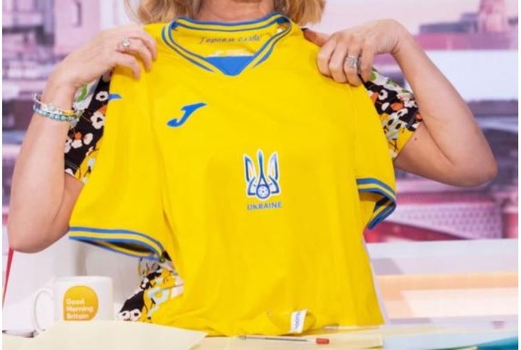 Британська телеведуча порівняла карту на формі збірної України з футболу з брудною плямою (ФОТО) - фото 2