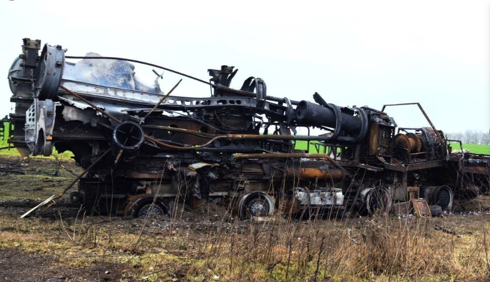 ВСУ впервые уничтожили российскую пусковую установку С-400 (ФОТО) - фото 2