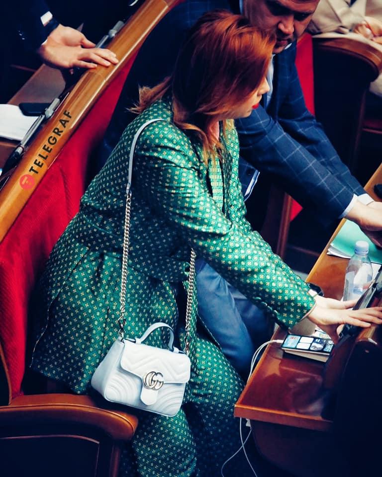 Депутатка похвалилася в Раді сумочкою Gucci : скільки вона коштує (ФОТО) - фото 2