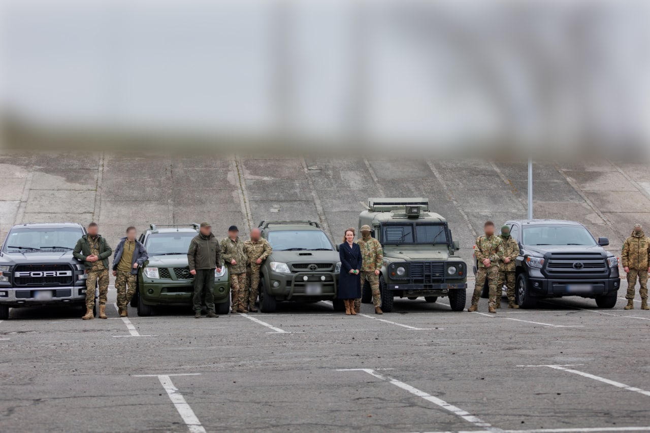 Военные получили еще пять внедорожников от Фонда Вадима Столара - фото 5