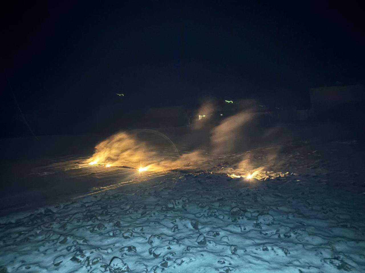 Враг ударил по городу на Черниговщине: есть попадание в дома и предприятие - фото 3