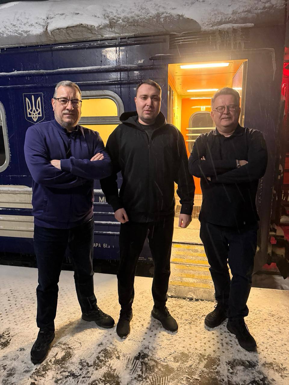 Переговоры с РФ и США в Женеве: Буданов сделал заявление и опубликовал интригующее фото - фото 2