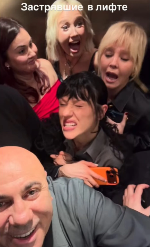 Мало не задихнулися: російські зірки потрапили у пастку на музичній премії - фото 2