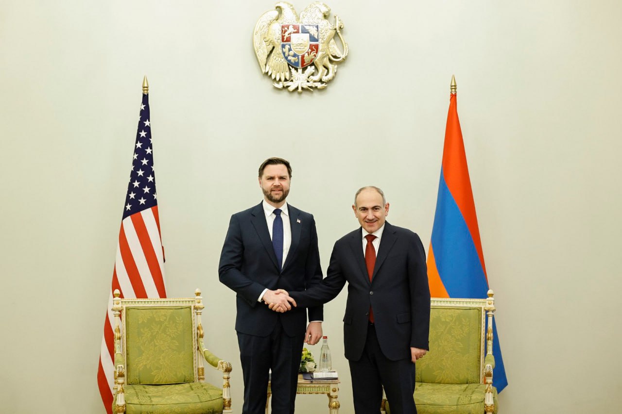 Исторический визит на Кавказ: Джей Ди Вэнс прибыл в Армению, а после посетит Азербайджан - фото 2