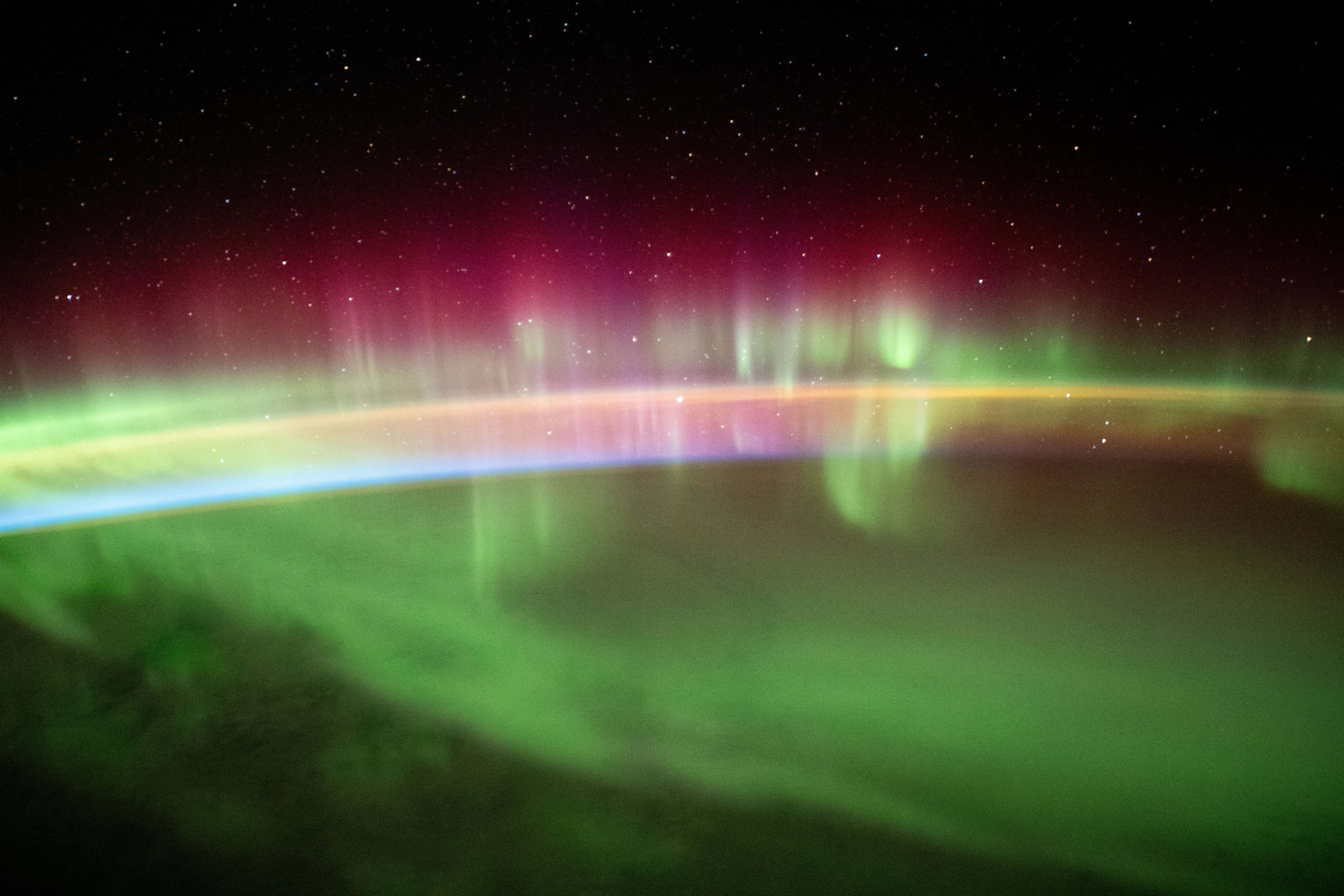 NASA показало північне сяйво з космосу (ФОТО) - фото 2