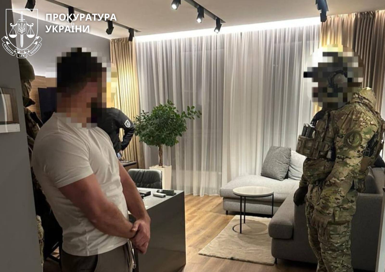 Круиз в Антарктиду и аренда на Бали: будут судить майора ДШВ, который нажился на питании военных - фото 2