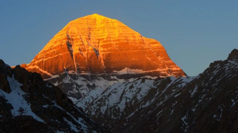 Гора, на которую никто никогда не поднимался: почему она до сих пор остается непокоренной (ФОТО) - фото 2 Гора, на которую никто никогда не поднимался: почему она до сих пор остается непокоренной (ФОТО) - фото 2