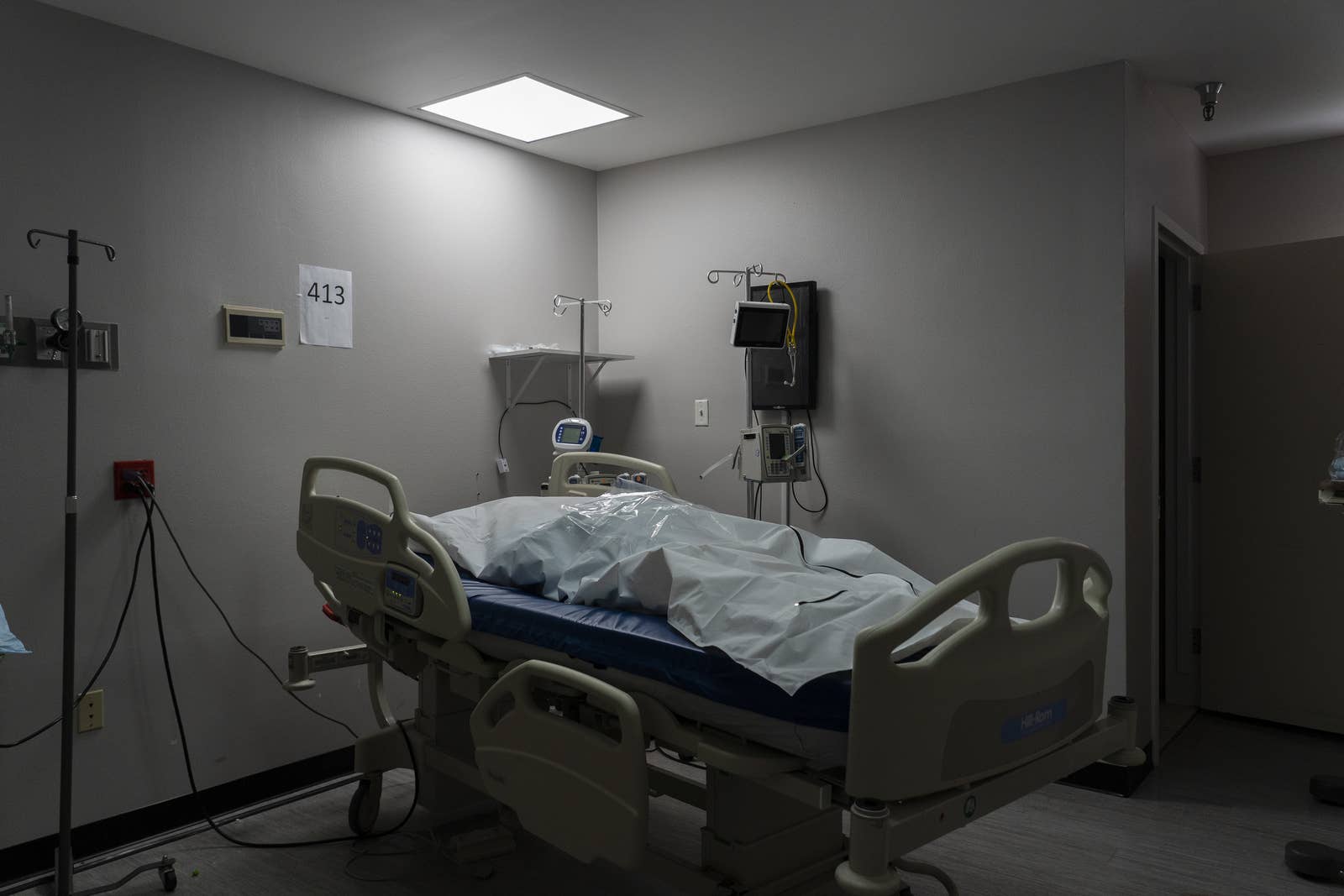 До слёз: фотограф из Техаса показал снимки, сделанные в госпитале, где лежат с COVID-19 - фото 6