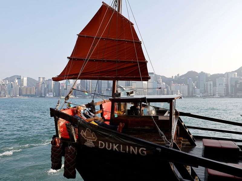 В Китае переделали старую лодку в туристический объект (фото) - фото 4