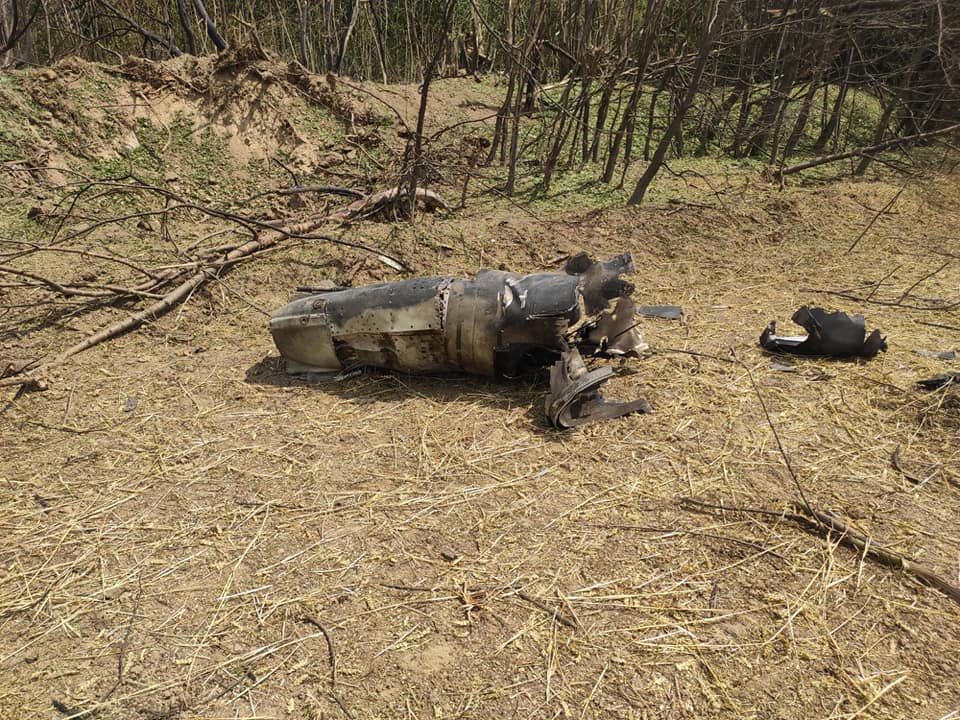 ВСУ показали обломки сбитых возле Винницы ракет ”Калибр” (ФОТО) - фото 5
