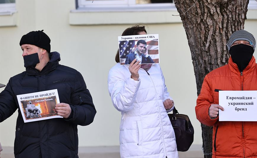 В Беларуси протестовали под украинским посольством: причины (ФОТО, ВИДЕО) - фото 3