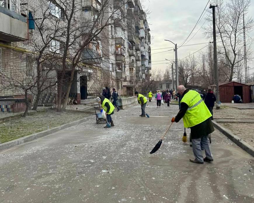 В Днепре из-за удара России тысячи людей остались без света и воды - фото 3