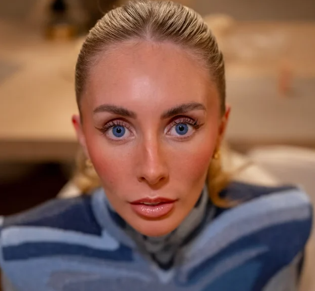 Порноактрисе Бонни Блу грозит 15 лет заключения через BangBus в Индонезии - фото 2