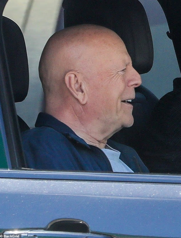 Важкохворий Брюс Вілліс вперше за довгий час з’явився на публіці: як виглядає (ФОТО) - фото 2