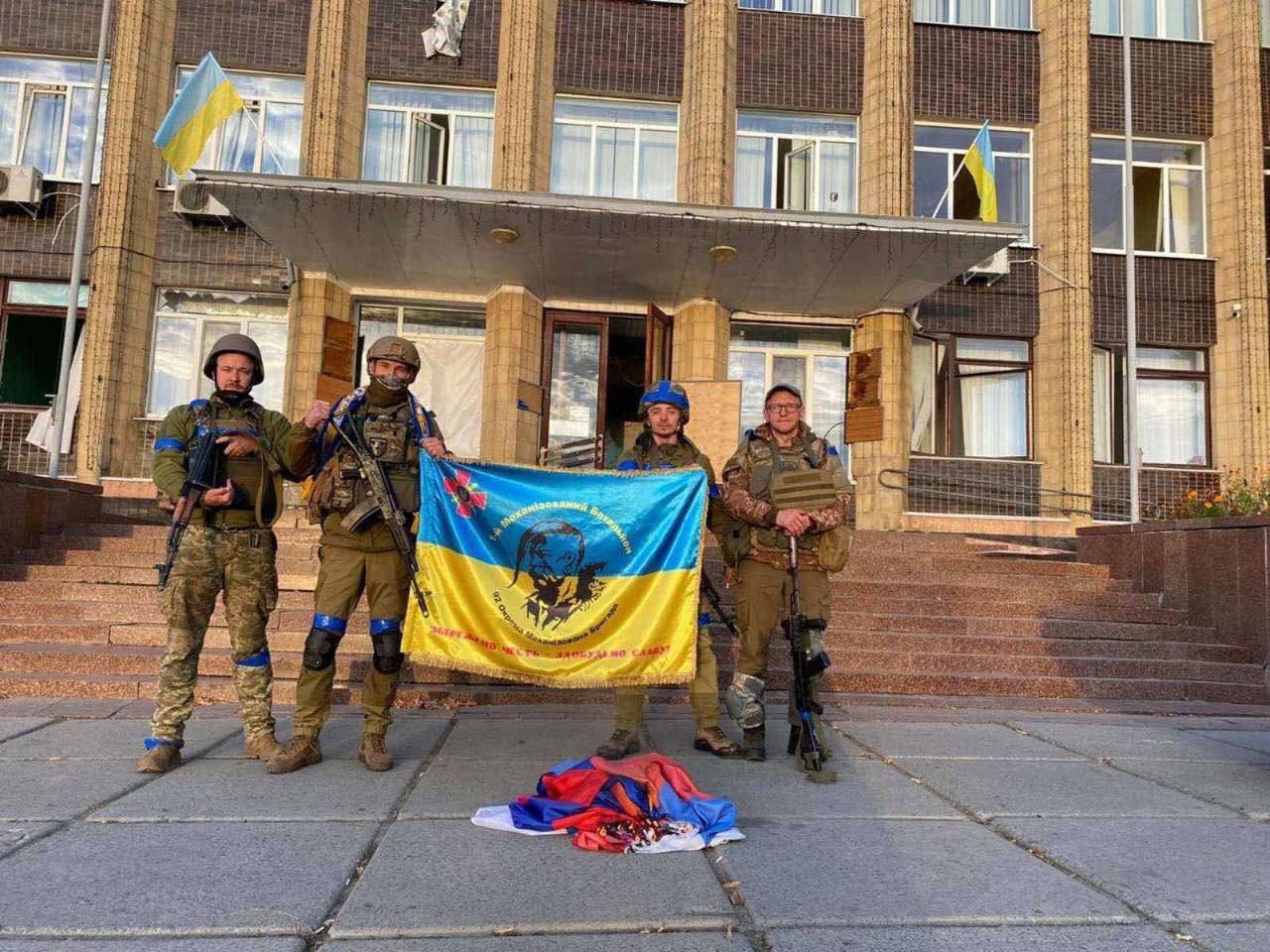 Куп'янськ – наш: над містом уже прапор України (ФОТО) - фото 2