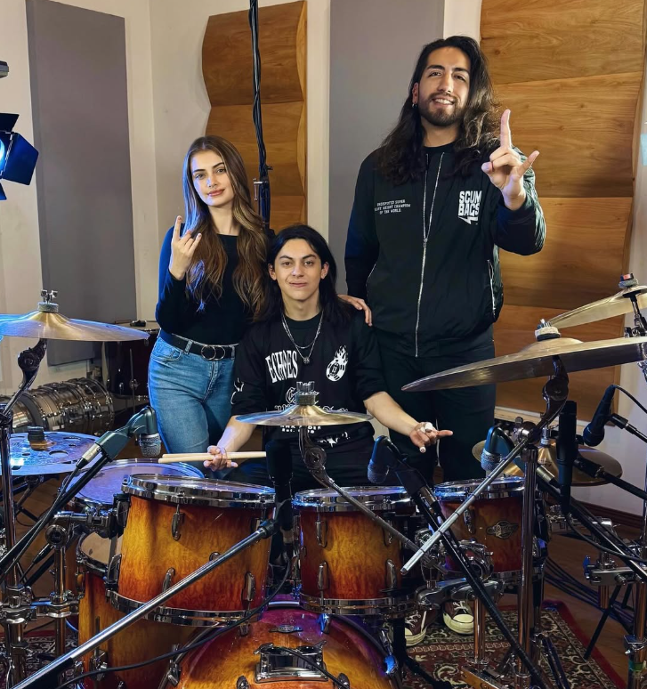 Переможниця ”Міс Світу Чилі” шокувала дез-метал виступом на конкурсі краси (ВІДЕО) - фото 2