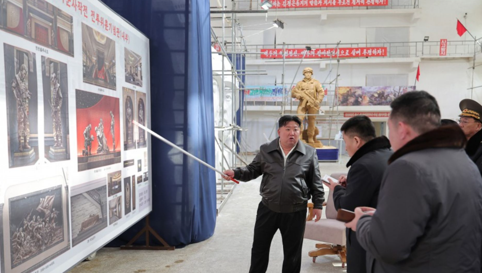 Ким Чен Ын показал мемориал солдатам КНДР, погибшим в войне против Украины (ФОТО) - фото 2