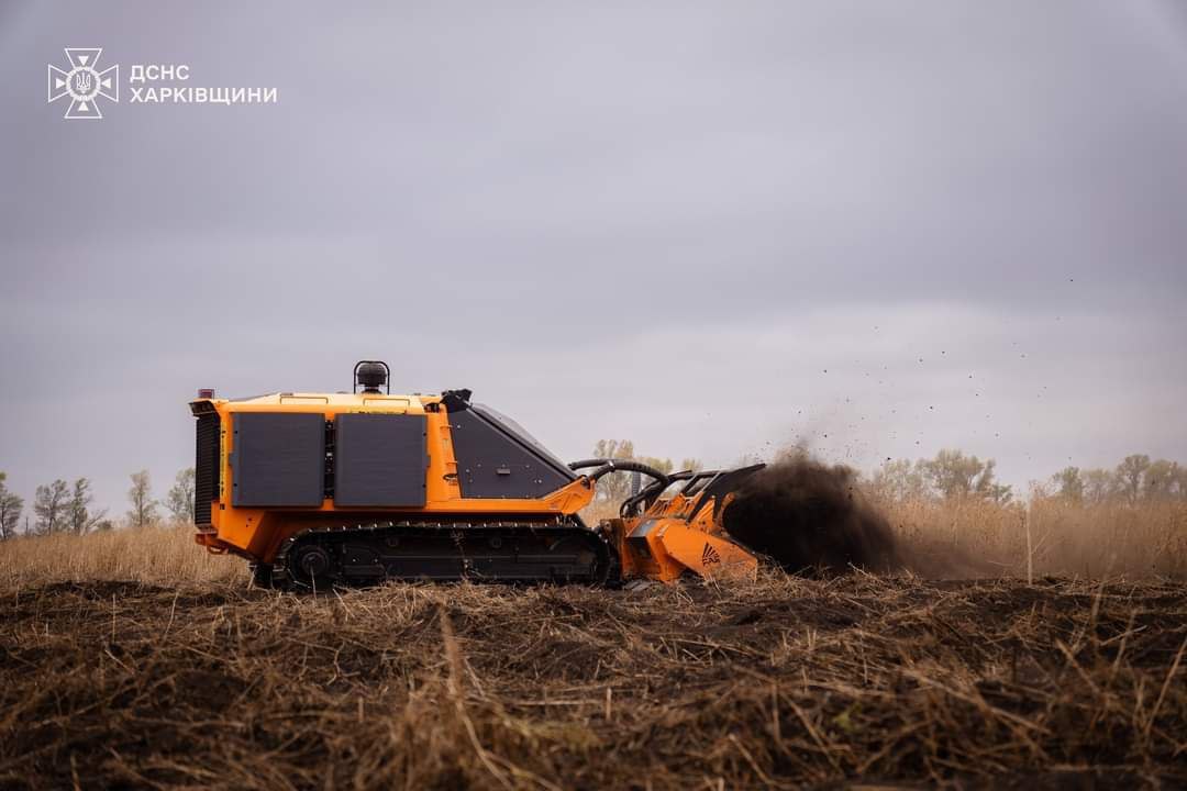 Як «повертають життя» на Харківщину за допомогою спеціальної техніки - фото 5