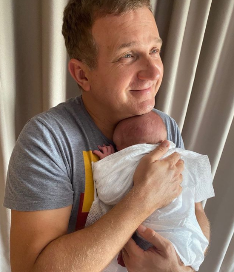 Юрий Горбунов показал нежное фото со своим новорожденным сыном - фото 2