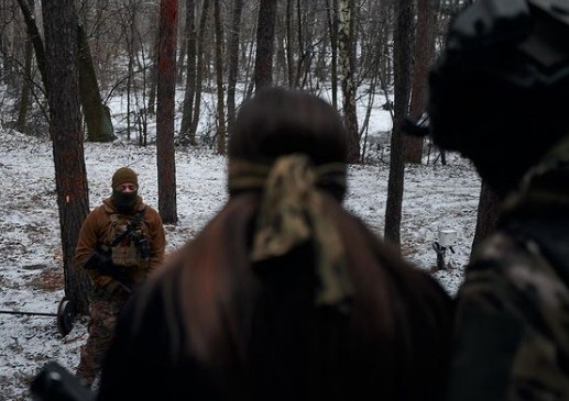 Український військовий освідчився дівчині прямо на лінії зіткнення (ФОТО) - фото 4