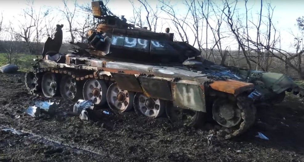 Зафиксирована первая потеря россиянами танка Т-90С (ФОТО) - фото 3