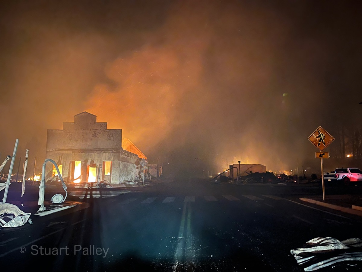 В США лесным пожаром был уничтожен целый город (ФОТО) - фото 3