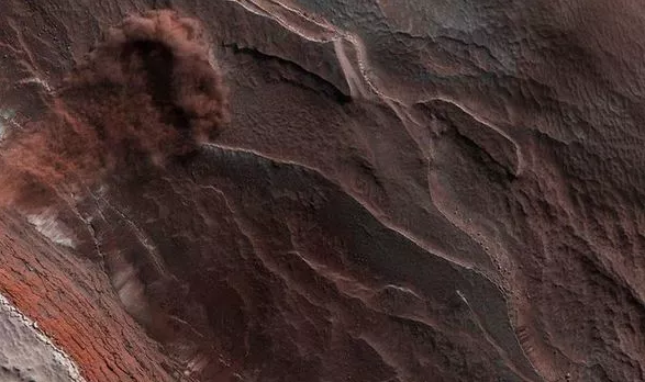 NASA показало уникальные снимки лавины на Марсе (ФОТО) - фото 3