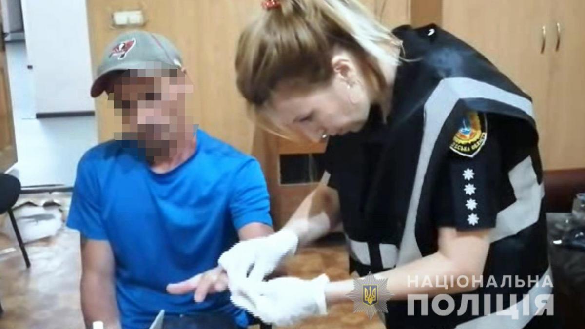 В Одессе мужчина зарезал ножницами соседа, который оскорбил его пятилетнюю дочь: что об этом известно (ФОТО) - фото 2