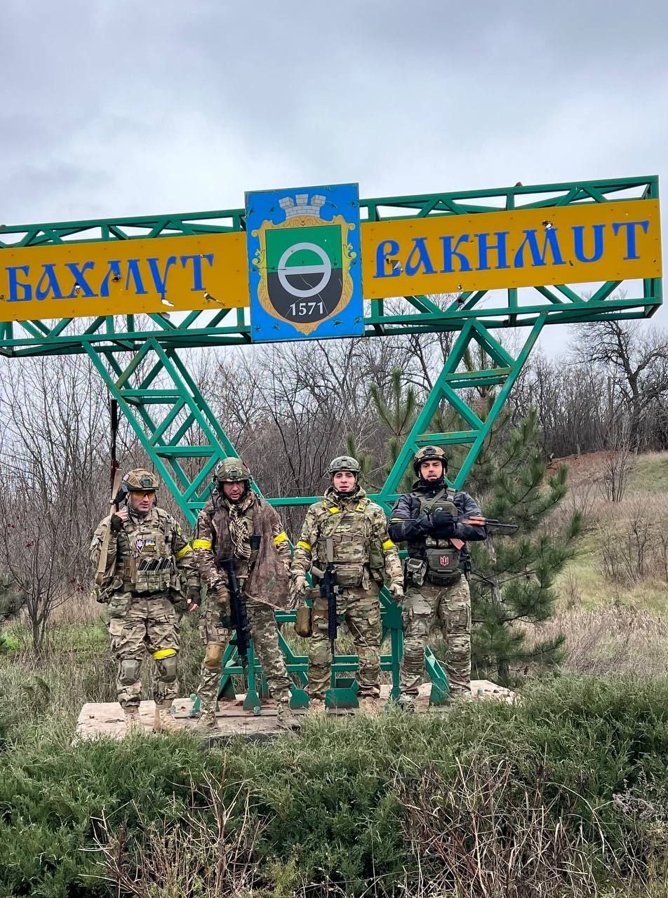 Город бахмут - 60 видео. Смотреть город бахмут - порно видео на чанган-тюмень.рф