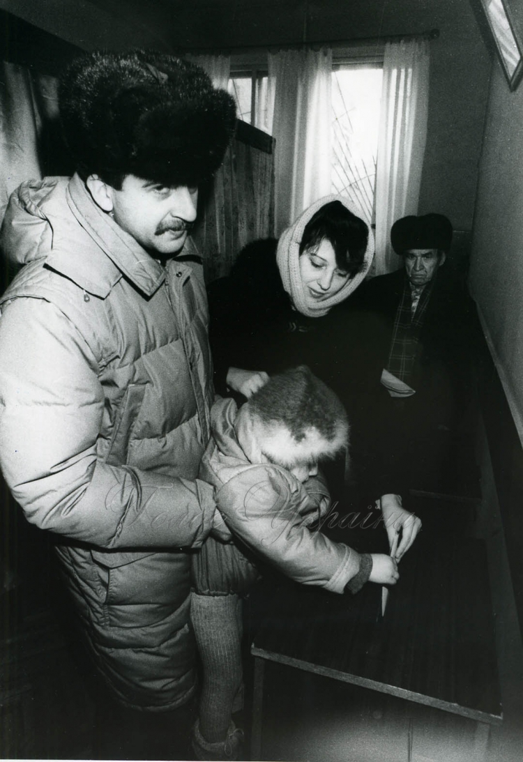 Дети, Шевченко и Кравчук: подборка архивных фото с дня референдума о независимости Украины - фото 4