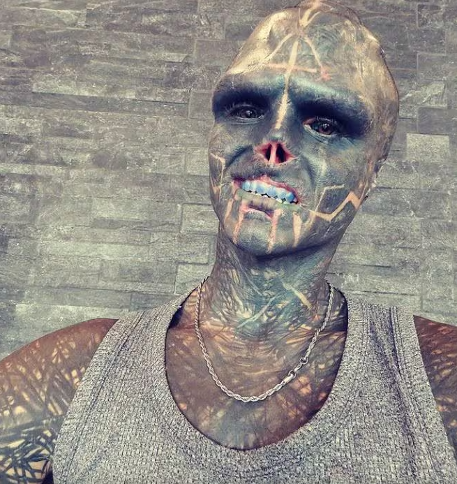 Чоловік відрізав собі губу, ніс та вуха: усе заради того, щоб виглядати, як інопланетянин (ФОТО) - фото 2