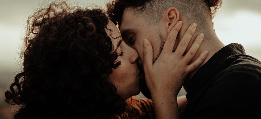Ваш поцелуй не забудут: как правильно и ”вкусно” целоваться  - фото 4
