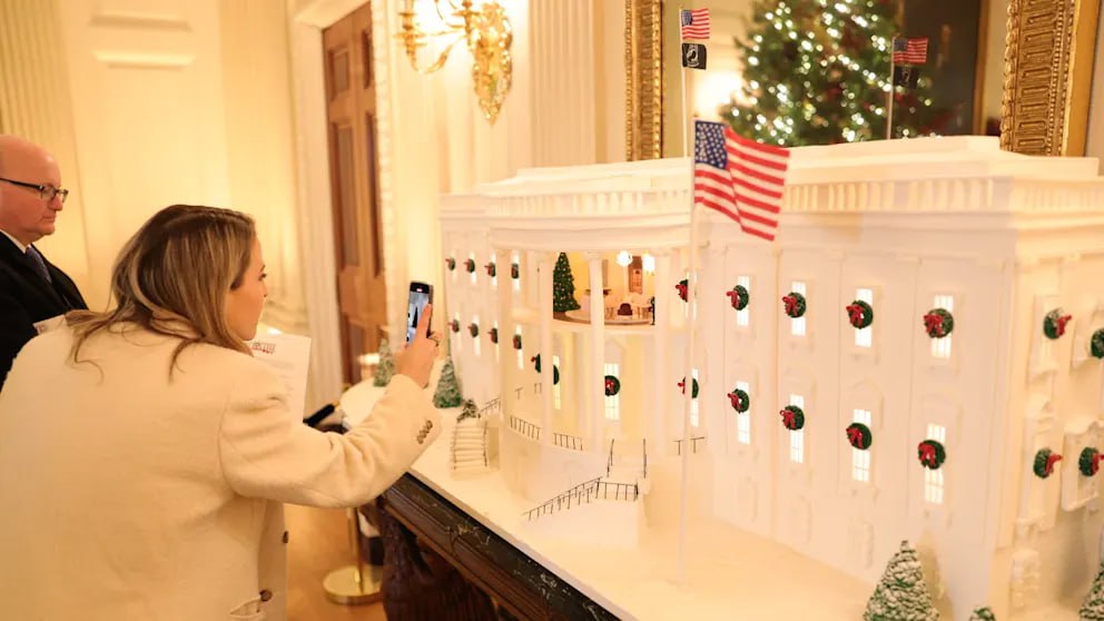 Мелания Трамп украсила Белый дом к Рождеству (ФОТО) - фото 2