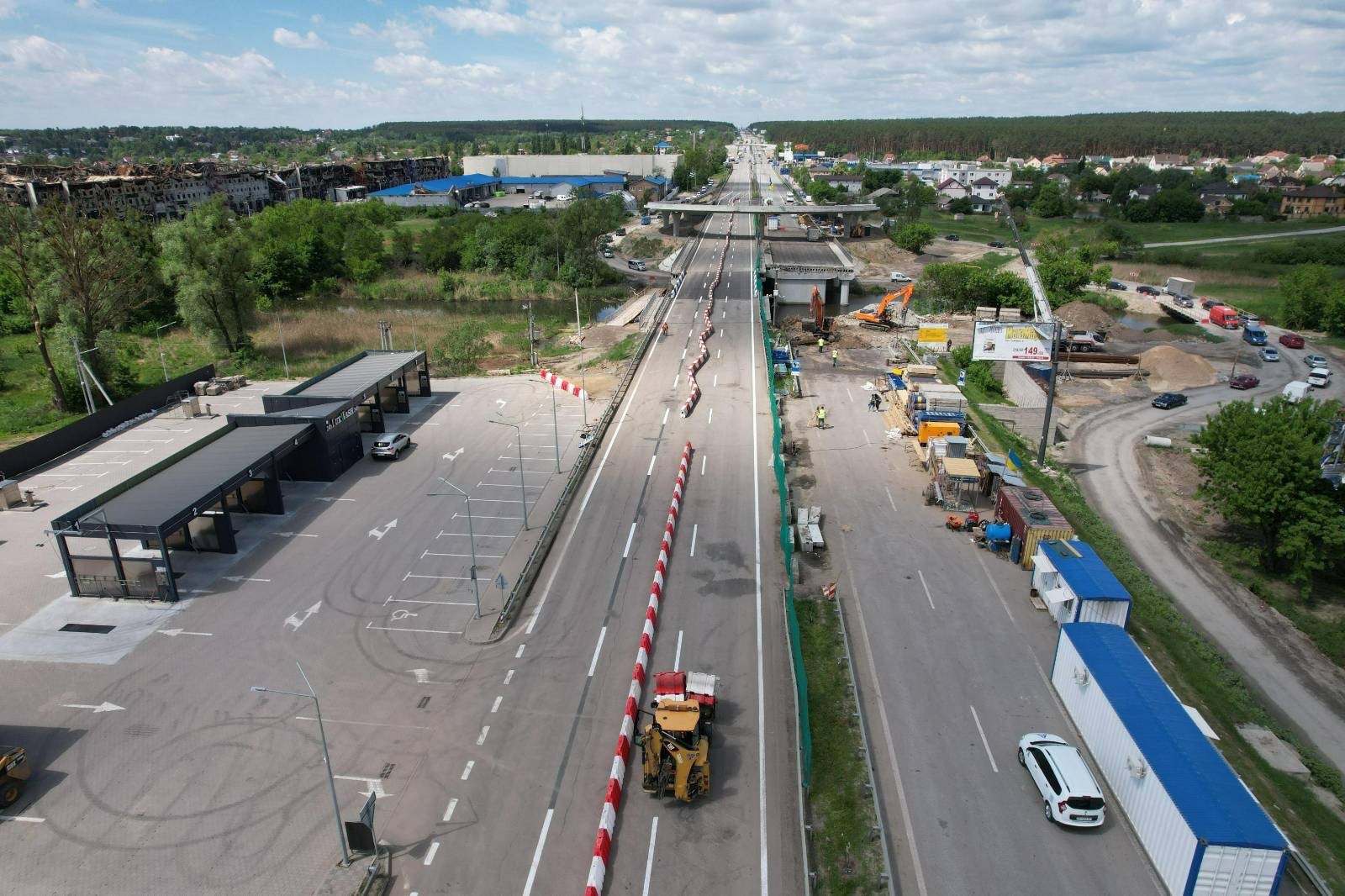 На Житомирській трасі відкрито рух для вантажівок (ФОТО) - фото 3