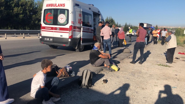 В Турции на трассе перевернулся автобус: пострадали десятки пассажиров (ФОТО)  - фото 2