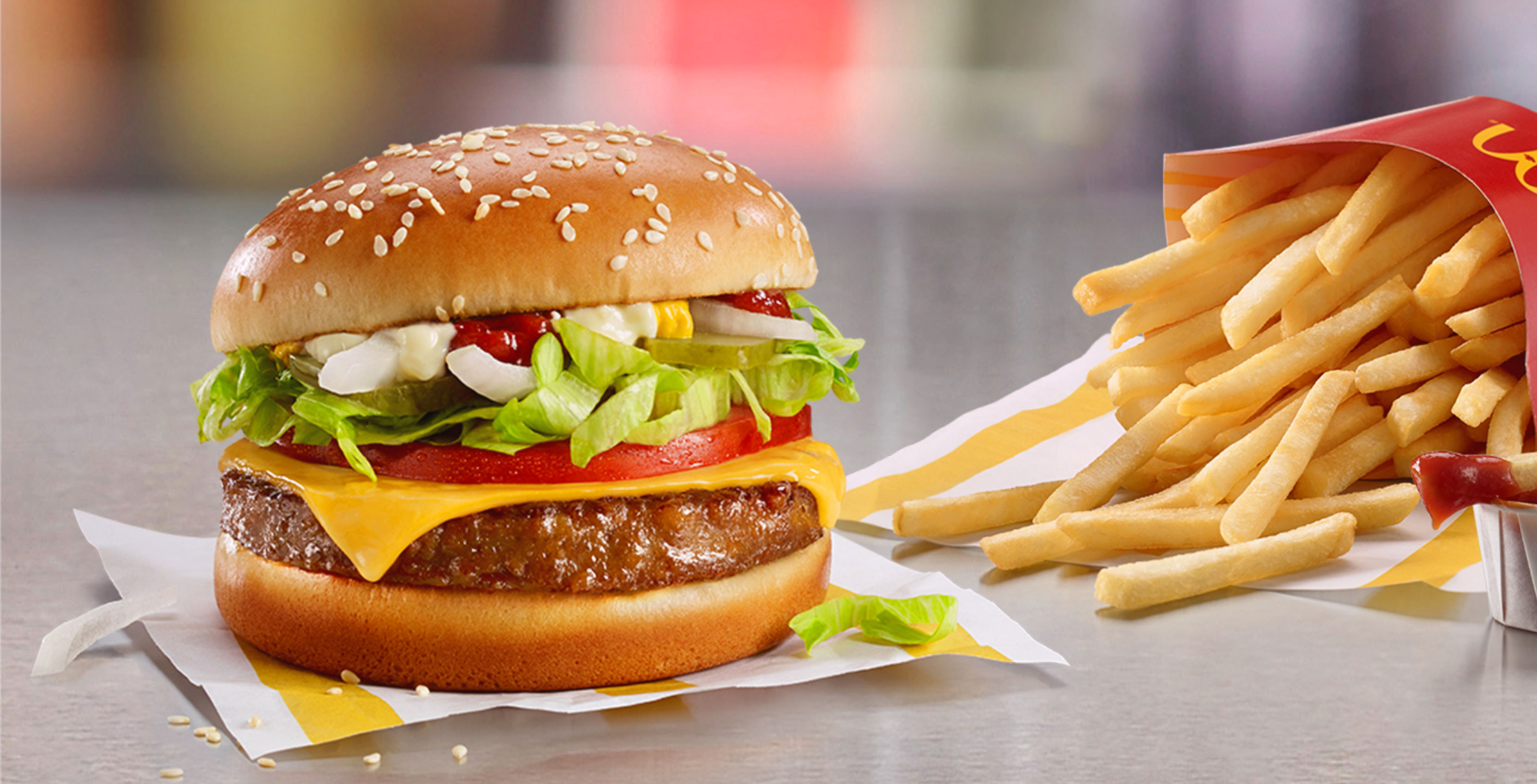 черный бургер. бургер в 1900. продаются бургеры. необычный бургер. бургеры во вкусной.