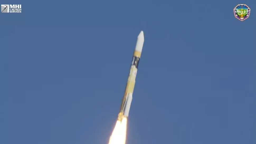 Япония запустила ракету в космос: что на борту (ФОТО)  - фото 2